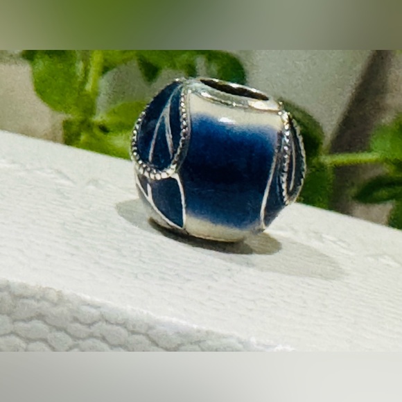 Authentic Retired Pandora ‘Blue Butterfly Wing’ S925 Blue White Enamel Charm - Picture 3 of 13